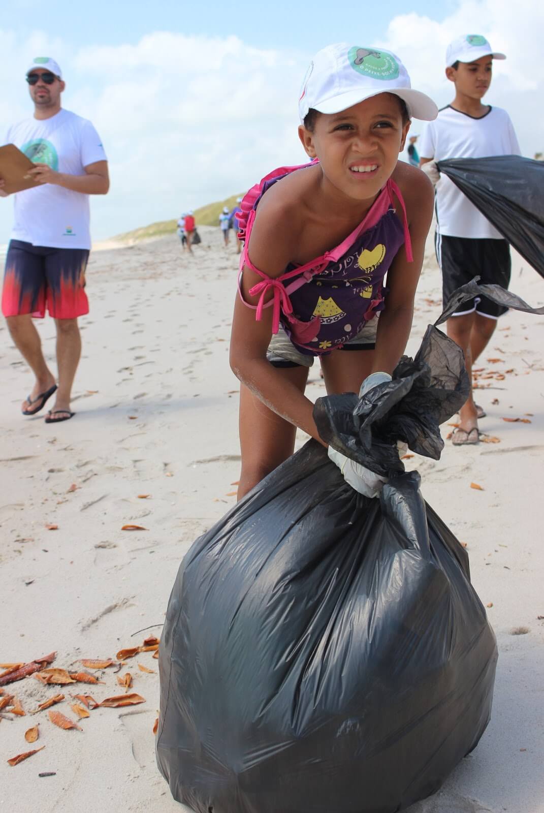 Imagem 15 de Barra de Mamanguape tem Dia de Limpeza de Praia